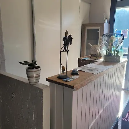 Logis Restaurant L'escapade 2* 拉马斯特尔