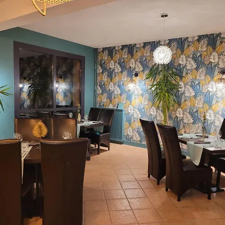 Logis Restaurant L'escapade ホテル 2*